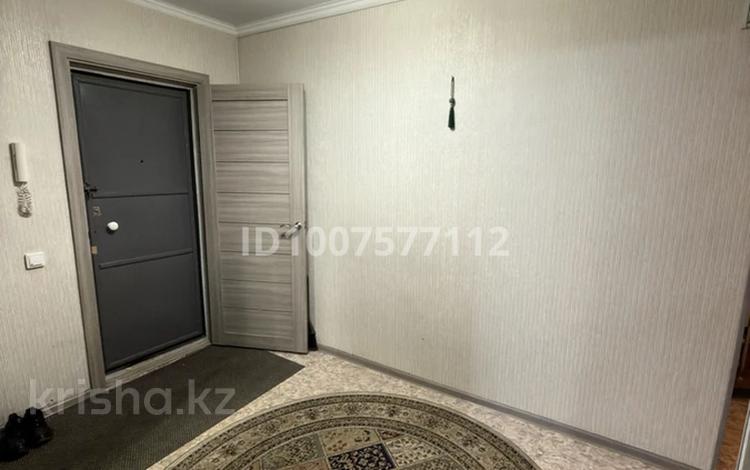 2-комнатная квартира · 53.7 м² · 3/5 этаж, мкр Жилгородок, Абулхайр хан30/1 38 — Останова Электрон за 18 млн 〒 в Актобе — фото 2