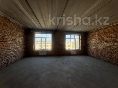 4-комнатная квартира · 140 м² · 4/4 этаж, Есенберлина 43/1 за 57.9 млн 〒 в Усть-Каменогорске