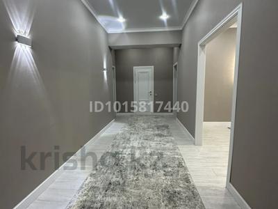 3-бөлмелі пәтер · 105 м² · 3/6 қабат, Кабанбай батыра 75а, бағасы: 300 000 ₸ в Астане, Есильский р-н
