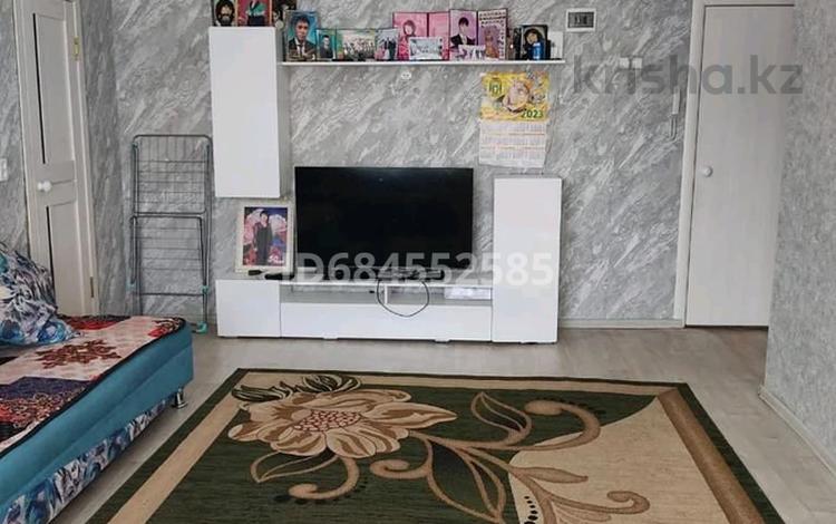 2-комнатная квартира · 45 м² · 2/3 этаж, Селевина — Возле "самалета" за 15 млн ₸ в Семее — фото 2