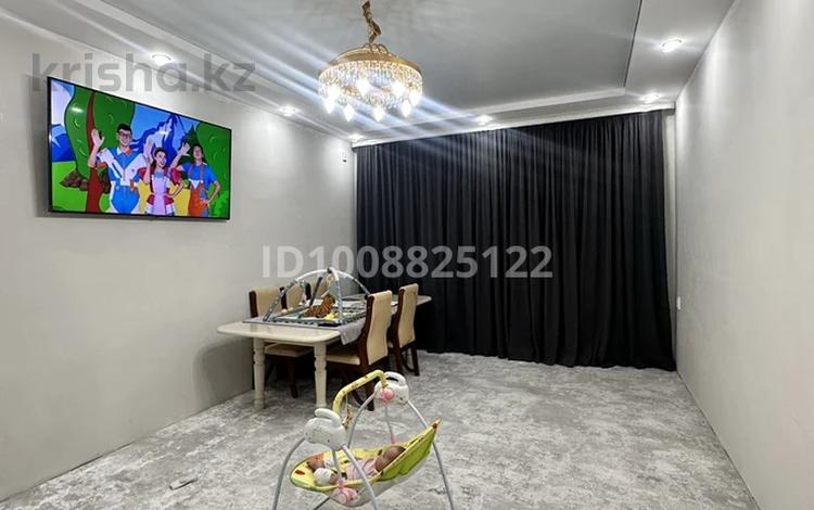 4-комнатная квартира · 137 м² · 1/2 этаж, Скоробогатова — Маметова за 35 млн 〒 в Уральске, мкр Школьник — фото 5