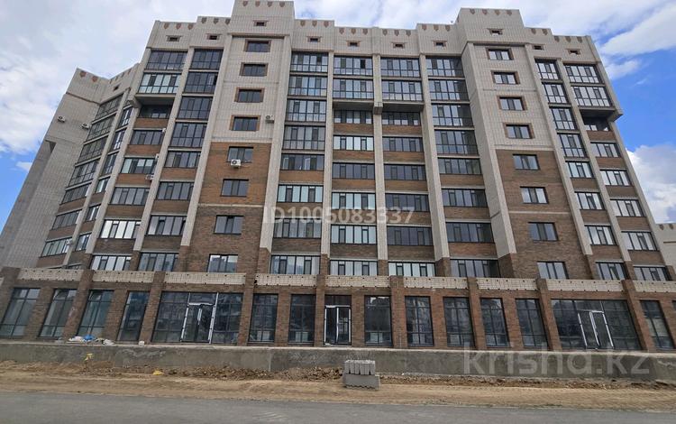 Свободное назначение, офисы, магазины и бутики, склады, общепит, салоны красоты, фитнес и спорт, медцентры и аптеки, образование, развлечения, конференц-залы, кабинеты и рабочие места, студии · 200 м² за 850 000 〒 в Актобе — фото 2