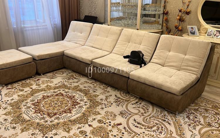 4-комнатная квартира · 160 м² · 2/3 этаж, мкр Михайловка , Ботаническая 12/1 за 500 000 ₸ в Караганде, Казыбек би р-н — фото 2