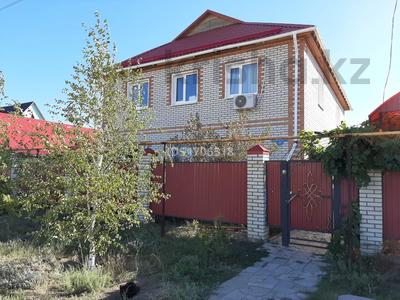 Жеке үй · 4 бөлме · 230.7 м² · 10 жүзд., 11 микрорайон 49, бағасы: 60 млн ₸ в Аксае