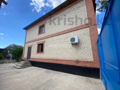 Продажа домов и дачи в Кызылординской обл.: Отдельный дом · 8 комнат · 200 м² · 6 сот., Жансугуров 25 за 29.5 млн 〒 Отдельный дом · 8 комнат · 200 м² · 6 сот., Жансугуров 25 за 29.5 млн 〒 в