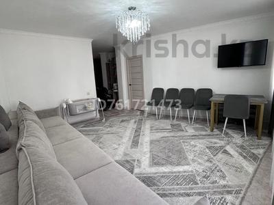 2-комнатная квартира · 77 м² · 3/5 этаж, Мкр. Байтерек 12 — 13 мкр 12 дом за 18.5 млн 〒 в Таразе