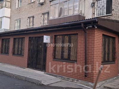 Кеңселер, дүкендер мен бутиктер, қоймалар, қоғамдық тамақтану орны, сұлулық салондары, медорталықтар мен дәріханалар, білім орталықтары · 122.9 м², бағасы: 85.5 млн ₸ в Астане, Сарыарка р-н