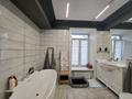 5-комнатная квартира · 135 м² · 2/3 этаж, мкр Новый Город, Комиссарова 16 за 80 млн ₸ в Караганде, Казыбек би р-н — фото 34