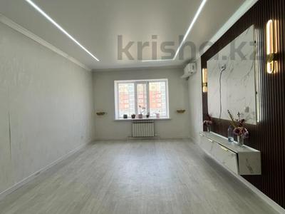 3-бөлмелі пәтер · 92.4 м² · 4/10 қабат, Алтын орда ш/а., бағасы: 39 млн ₸ в Актобе, мкр. Алтын орда