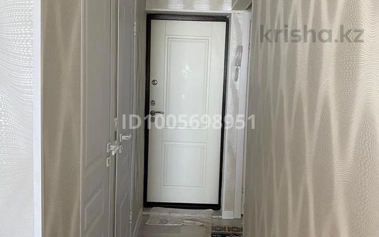 2-комнатная квартира · 56 м² · 4/5 этаж, 15-й мкр 54 — Возле , с ремонтом ,частично с мебелью, счетчики ,сплит система, с видом на море за 16.8 млн ₸ в Актау — фото 2