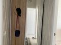 2-комнатная квартира · 56 м² · 4/5 этаж, 15-й мкр 54 — Возле , с ремонтом ,частично с мебелью, счетчики ,сплит система, с видом на море за 16.8 млн ₸ в Актау — фото 2