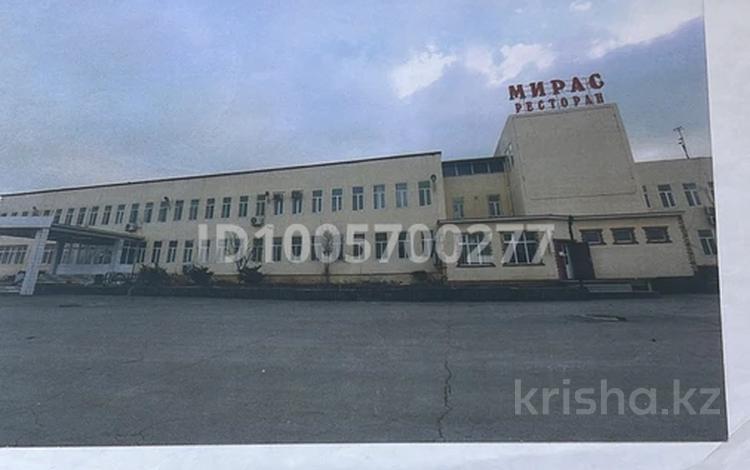 Офисы, образование, развлечения · 2500 м² за 350 млн 〒 в Актау, Оймаш 3 — фото 2