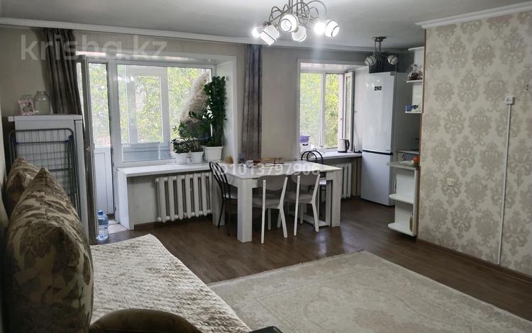 3-бөлмелі пәтер · 65 м² · 2/5 қабат, Бозтаева 4 — Гостиница Мынбастау, Гипрозем, Протезный завод, Управление гос.доходов, бағасы: 25 млн ₸ в Семее — фото 2