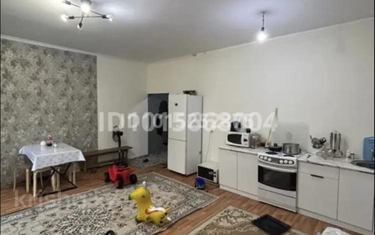 1-бөлмелі пәтер · 43 м² · 1/4 қабат, Машиностроителей 12, бағасы: 100 000 ₸ в Усть-Каменогорске — фото 2