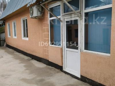 Отдельный дом • 5 комнат • 76 м² • 8 сот., Молдагулова 46 за 21 млн 〒 в Жибек Жолы
