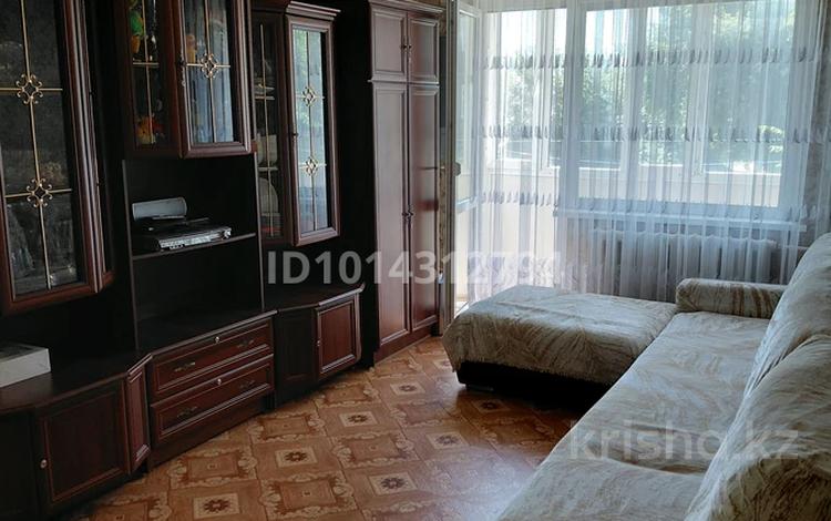 3-комнатная квартира · 61.9 м² · 2/5 этаж, Майкудук, Майкудук, 18й микрорайон 1 за 15 млн ₸ в Караганде, Алихана Бокейханова р-н — фото 2