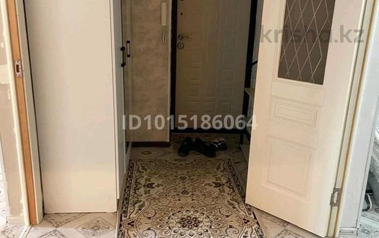 3-бөлмелі пәтер · 65 м² · 5/5 қабат, Мкр. Шұғыла 22, бағасы: 11 млн ₸ в  — фото 2