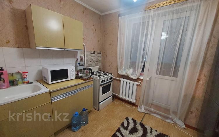 1-комнатная квартира, 35 м², 5/5 этаж, назарбаева за 12.3 млн 〒 в Петропавловске — фото 2