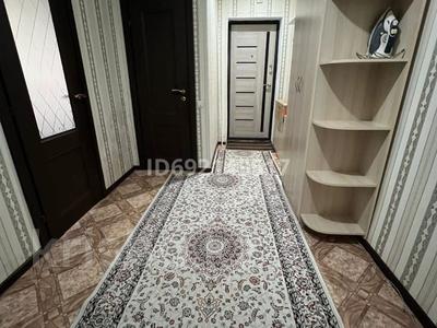 2-комнатная квартира, 60 м², 1/4 этаж посуточно, Каблиса жырау 213б за 12 000 〒 в Талдыкоргане