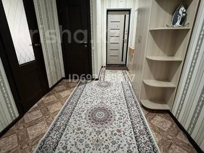 2-комнатная квартира · 60 м² · 1/4 этаж, Каблиса жырау 213б за 12 000 〒 в Талдыкоргане