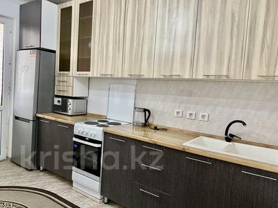 Аренда квартир: 2-комнатная квартира, 60 м², 8/12 этаж помесячно, мкр Акбулак, Дарабоз 63 — Момышулы-Рыскулова, напротив Алматы Арена за 250 000 〒 2-комнатная квартира, 60 м², 8/12 этаж помесячно, мкр Акбулак, Дарабоз 63 — Момышулы-Рыскулова, напротив Алматы Арена за 250 000 〒