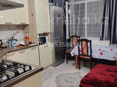 1-комнатная квартира · 68 м² · 1/6 этаж, мкр Кокжиек 57 за 13 000 ₸ в Алматы, Жетысуский р-н