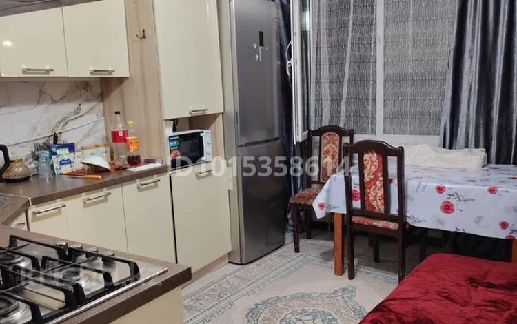 1-комнатная квартира · 68 м² · 1/6 этаж, мкр Кокжиек 57 за 13 000 ₸ в Алматы, Жетысуский р-н — фото 2