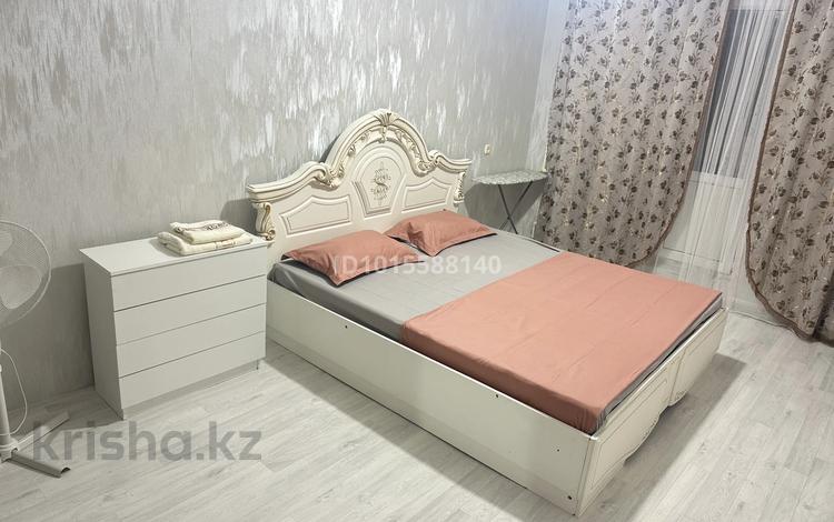 1-бөлмелі пәтер · 50 м² · 2/5 қабат, 1 ш/а, АБИЛХАЙРХАН 57 А — Океан остановка - Напротив Нурдаулета - Центр. Стадион - Клиника Айгерим - Воинская Часть - Акимат- Багетто кафе., бағасы: 2 000 ₸ в Актобе, мкр 5 — фото 2