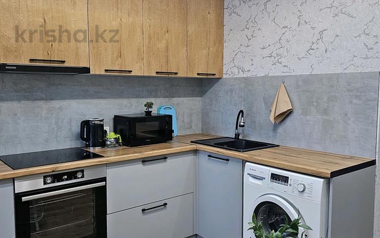 2-комнатная квартира · 65 м² · 6/10 этаж, мкр Юго-Восток, Гапеева 16/2 за 25 000 〒 в Караганде, Казыбек би р-н — фото 25