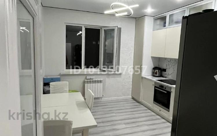 3-комнатная квартира · 100 м² · 16/25 этаж, Тауелсиздик 25 за 56 млн ₸ в Астане, Алматы р-н — фото 2