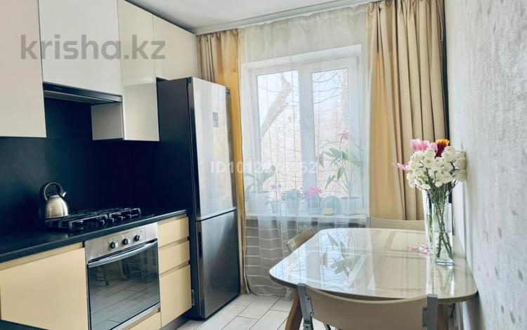 4-комнатная квартира · 73 м² · 4/4 этаж, мкр Коктем-1 за 65 млн ₸ в Алматы, Бостандыкский р-н — фото 10