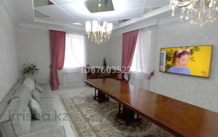 Жеке үй · 7 бөлме · 300 м² · 2 жүзд., Ул.Рабочая 91 — Жиенбаева, бағасы: 60 млн ₸ в Актобе — фото 5
