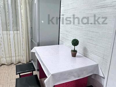1-комнатная квартира · 55 м² · 4/5 этаж, мкр 8 за 14 000 ₸ в Актобе