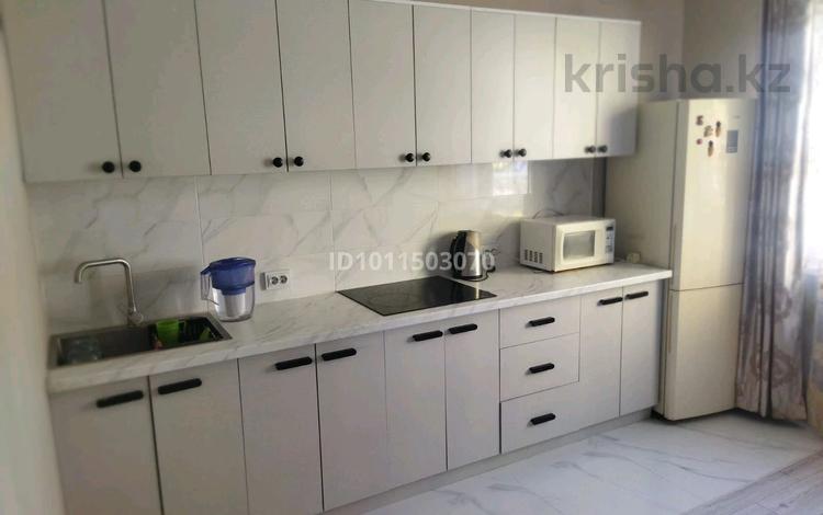 1-комнатная квартира · 40 м² · 2/9 этаж, Туран 55/12 — Пр Туран за 250 000 ₸ в Астане, Нура р-н — фото 2