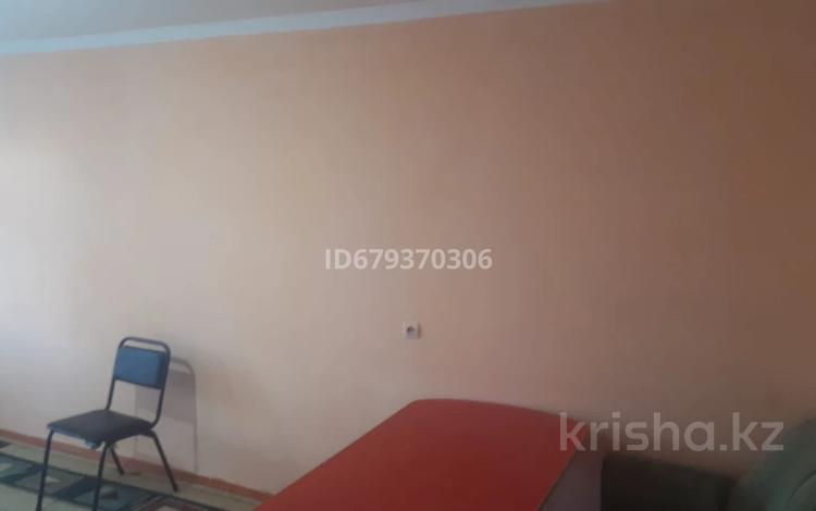 1-комнатная квартира, 30 м², 3/5 этаж, 1-й мкр 14А за 9 млн 〒 в Туркестане — фото 2