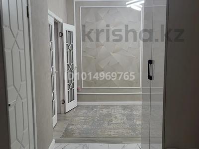 3-комнатная квартира · 100 м² · 6/14 этаж, 16-й мкр 70/2 — школы,трк,главный улица за 35 млн ₸ в Актау