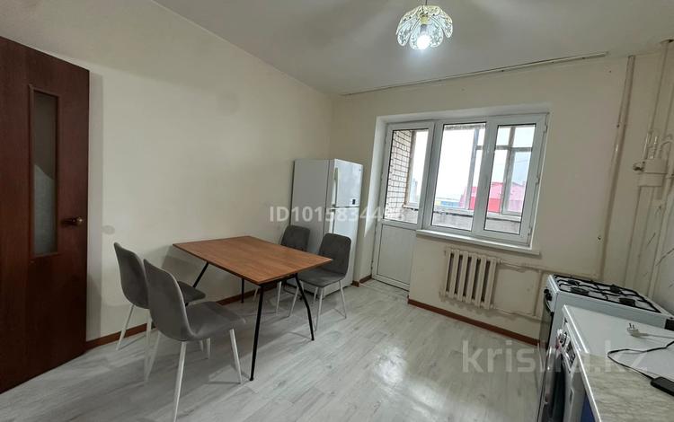 2-комнатная квартира · 75 м² · 6/10 этаж, мкр 11 37А — Возле школы #9 за 140 000 ₸ в Актобе — фото 2
