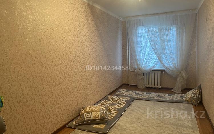 3-комнатная квартира · 60 м² · 4/5 этаж, Азаттык 169б — Нарсут, торговая база за 160 000 ₸ в Атырау, мкр Жилгородок — фото 6