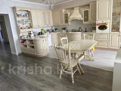 Продажа квартир в Актюбинской обл.: 5-комнатная квартира · 220 м² · 7/8 этаж, мкр. Алтын орда, Алии Молдагуловой 50Ак3 — Капитал плаза за 89.9 млн 〒 5-комнатная квартира · 220 м² · 7/8 этаж, мкр. Алтын орда, Алии Молдагуловой 50Ак3 — Капитал плаза за 89.9 млн 〒 в Актобе