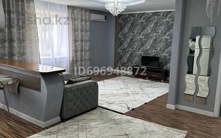 1-комнатная квартира · 70 м² · 2/5 этаж, мкр Северо-Восток, Циолковского 2/1 за 13 000 ₸ в Уральске — фото 2