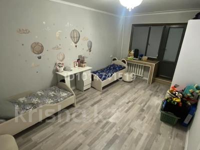 2-бөлмелі пәтер · 45 м² · 3/5 қабат, Ауэзова 59, бағасы: 10 млн ₸ в Аксу