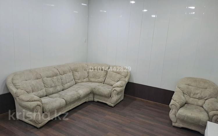 Свободное назначение, офисы · 90 м² за 250 000 ₸ в Караганде, Казыбек би р-н — фото 2