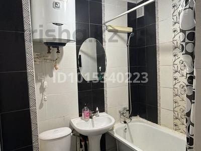 1-комнатная квартира · 38.2 м² · 3/9 этаж, мкр Юго-Восток, мкр Орбита 4 — остановка Карагандинец, напротив рынка Орбита за 15 млн ₸ в Караганде, Казыбек би р-н