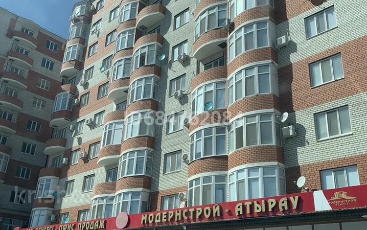3-комнатная квартира · 84 м² · 9/10 этаж, мкр Нурсая, Таумуш Жумагалиев 15 — Таумыш Жумагалиева за 37.5 млн ₸ в Атырау — фото 4