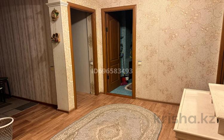 2-бөлмелі пәтер, 54 м², 4/5 қабат ай сайын, мкр Жулдыз-1 18 a, бағасы: 250 000 〒 в Алматы, Турксибский р-н — фото 2