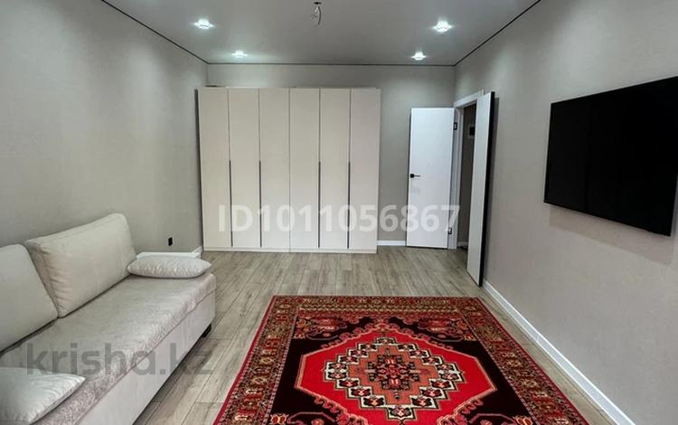 1-бөлмелі пәтер · 53 м² · 2/9 қабат, Самал 88, бағасы: 23.5 млн ₸ в Уральске — фото 2
