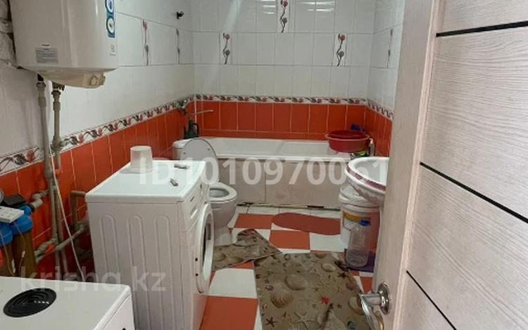 Отдельный дом · 4 комнаты · 120 м² · 10 сот., мкр Акжайык, Озен 117 за 160 000 ₸ в Атырау — фото 2