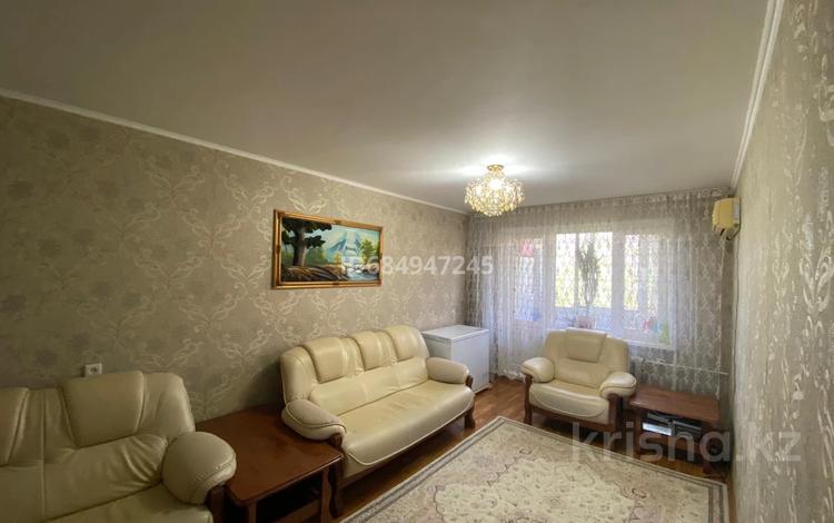2-комнатная квартира, 44 м², 5/5 этаж, мкр 5 — Тургенева-Молдагулова за 12.5 млн 〒 в Актобе, мкр 5 — фото 2