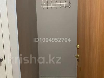 1-комнатная квартира · 32 м² · 3/5 этаж, мкр Юго-Восток 53 — Язева за 15 млн 〒 в Караганде, Казыбек би р-н