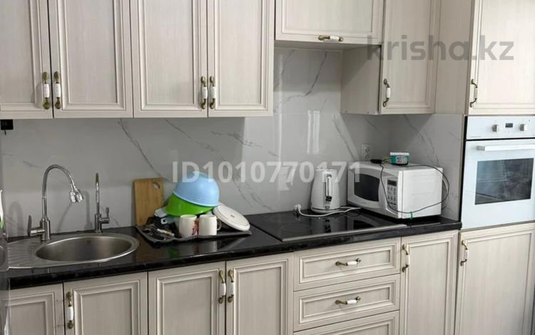 1-бөлмелі пәтер · 45 м² · 9/17 қабат, мкр Мамыр-1 29, бағасы: 250 000 ₸ в Алматы, Ауэзовский р-н — фото 2